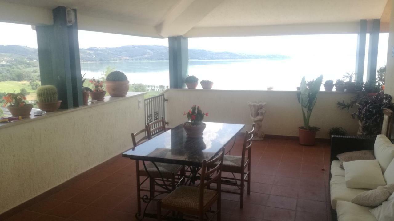 B&B Torre Del Lago Trasimeno 特拉西梅诺湖畔帕西尼亚诺 外观 照片