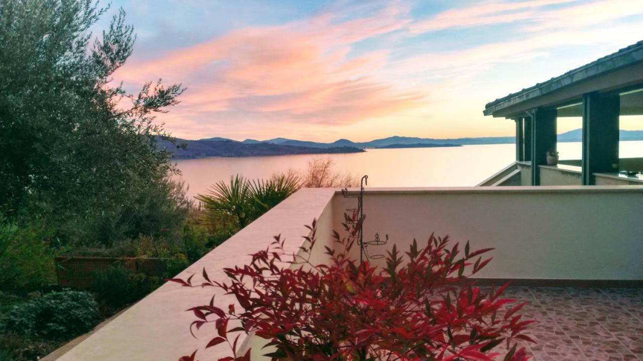 B&B Torre Del Lago Trasimeno 特拉西梅诺湖畔帕西尼亚诺 外观 照片