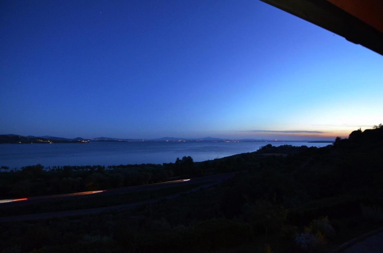 B&B Torre Del Lago Trasimeno 特拉西梅诺湖畔帕西尼亚诺 外观 照片