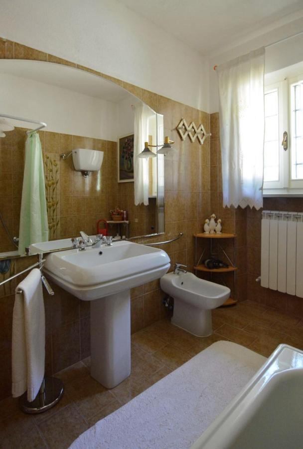 B&B Torre Del Lago Trasimeno 特拉西梅诺湖畔帕西尼亚诺 外观 照片